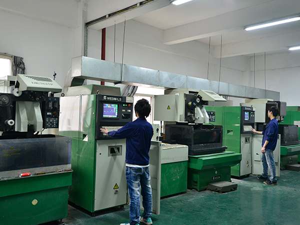 Mold Center